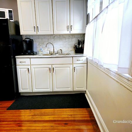 Lovely! Near Cleve Clinic/Uh/Cwru/Dwntwn W/Porch Villa Cleveland Exterior photo