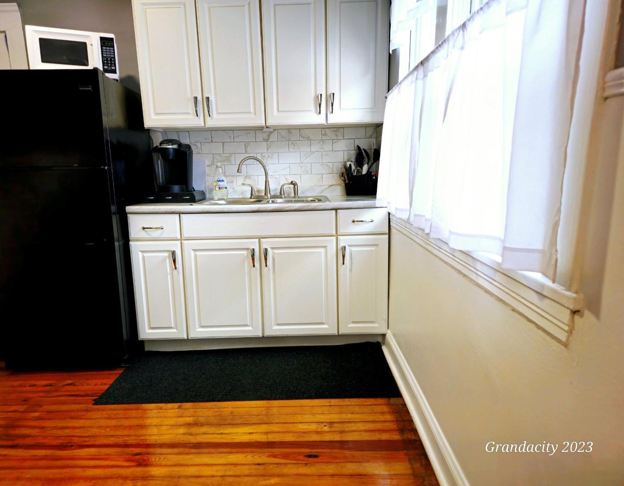 Lovely! Near Cleve Clinic/Uh/Cwru/Dwntwn W/Porch Villa Cleveland Exterior photo